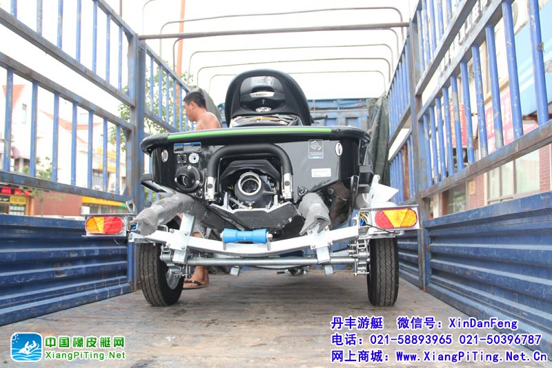 沈阳高先生 上海提艇 日本川崎(Kawasaki Jet Ski)310LX水上摩托艇配专用拖车